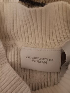 Liz Claiborne Cream Ribbed Turtleneck Sweater
